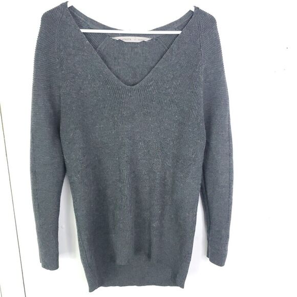 Athleta Sweaters - Athleta Sweater Womens XS Extra Fine Merino Wool V Neck Hanover High Low